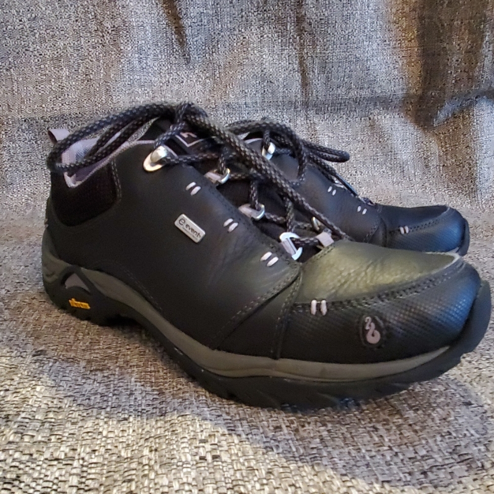 Ahnu Montara III eVent low hiking shoe